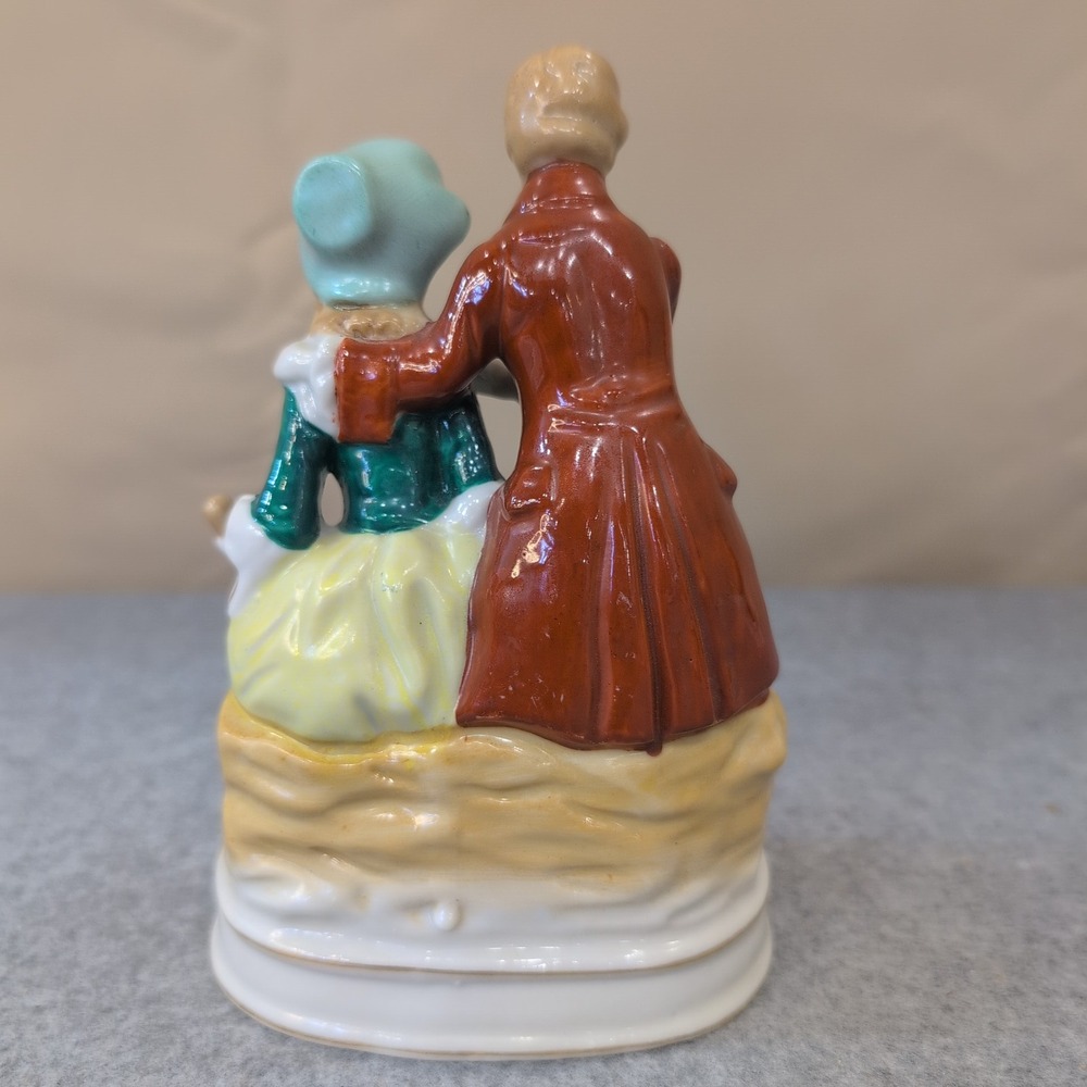 Vintage Porcelain Figurine Couple Elegant Regency Style Porcelain Japan - Picture 3 of 4